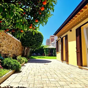 Casa vacanze Serra Di Mare Casa Con Giardino, Livorno